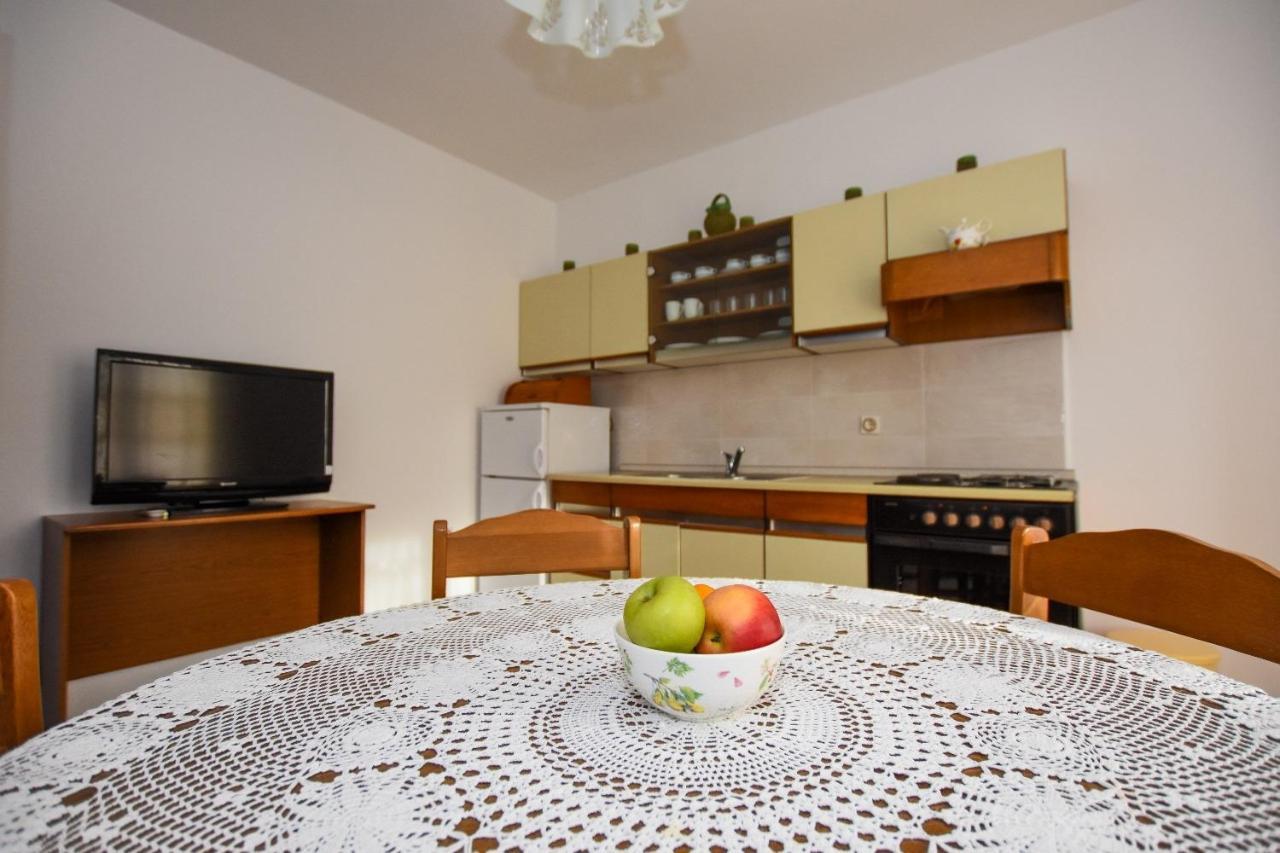 Apartments Luce - Family Friendly & Parking パグ エクステリア 写真