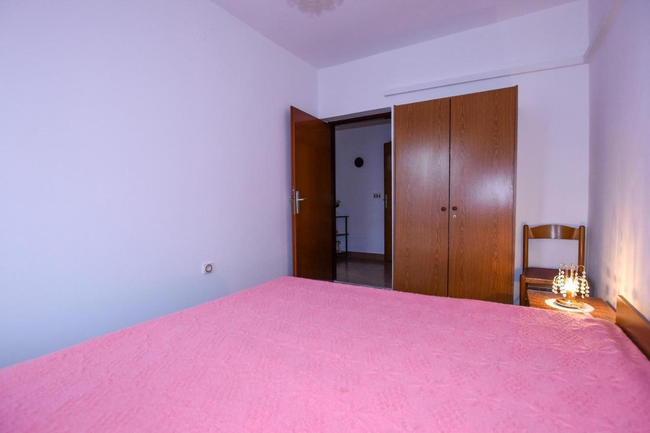 Apartments Luce - Family Friendly & Parking パグ エクステリア 写真